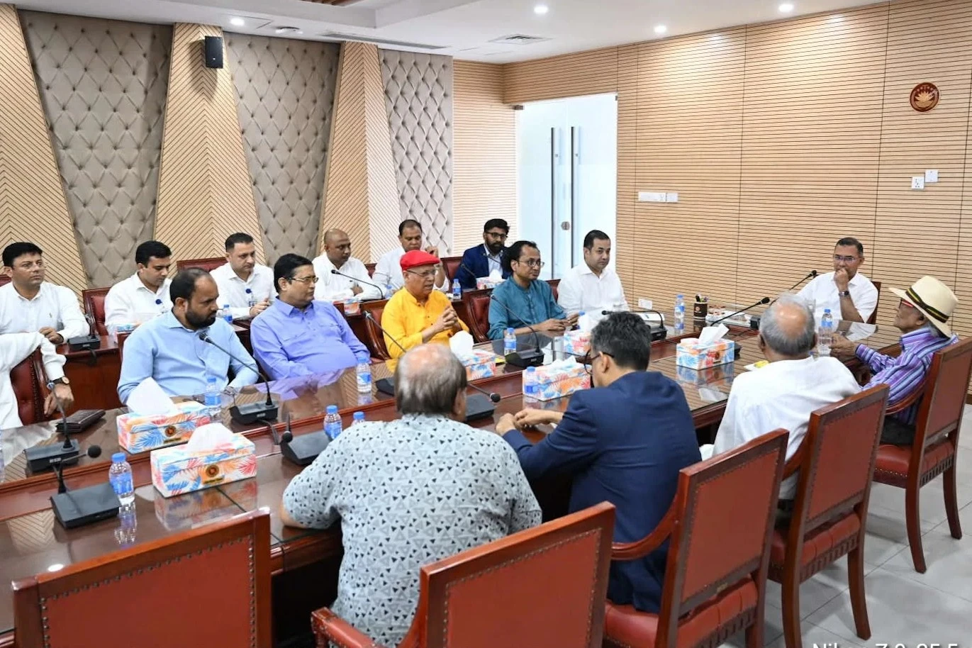 গণমাধ্যম নীতিমালা প্রণয়নে সম্পাদকদের সহযোগিতা চান প্রধানমন্ত্রী