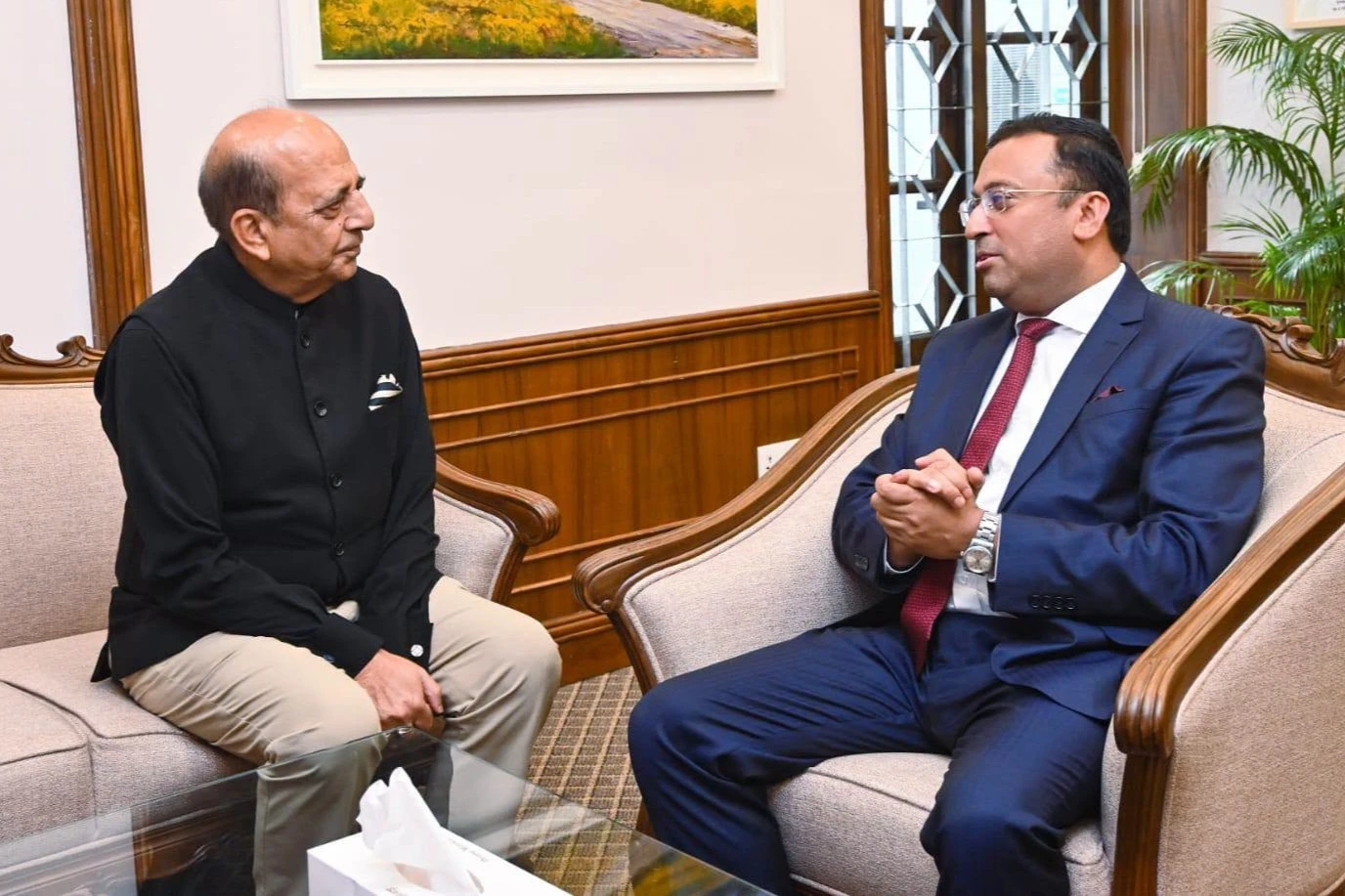 হাসিনা যেন রাজনৈতিক বক্তব্য দিতে না পারেন: ভারতীয় হাইকমিশনারকে প্রধানমন্ত্রীর উপদেষ্টা