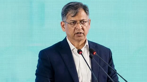 ‘জুলাই কার’, এই বিতর্ক করলে জুলাই কারও থাকবে না: স্বরাষ্ট্রমন্ত্রী