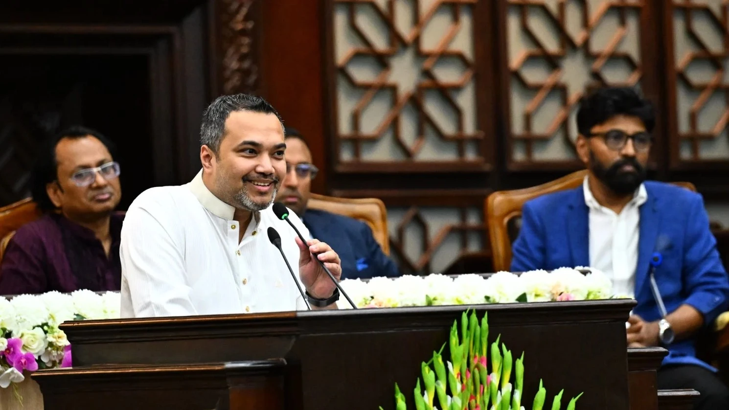 গত ৬ মাসে সরকারে জনসম্পৃক্ততা বেড়েছে: মাহদী আমিন