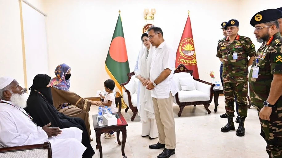 গোলা বিস্ফোরণে শহীদ সেনাসদস্যদের পরিবারকে প্রধানমন্ত্রীর আর্থিক সহায়তা