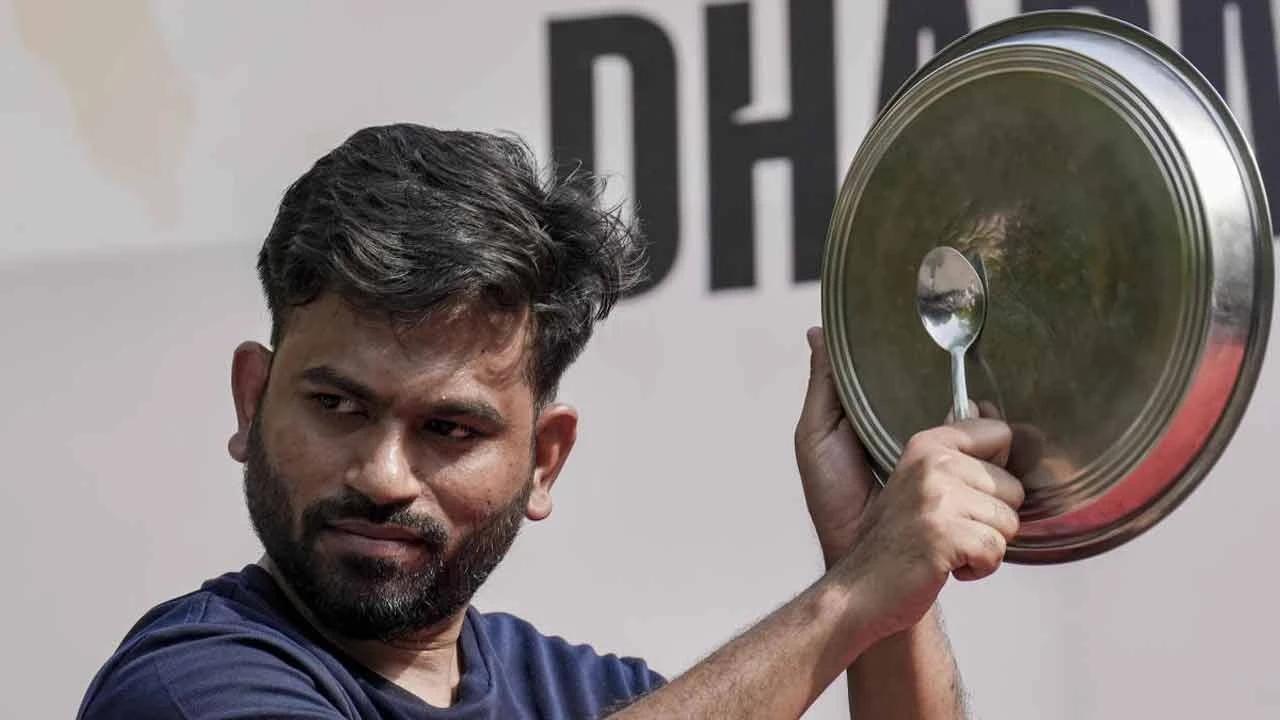 ‘আদিবাসী স্কুল ঠিক করো’ অভিযানে নামছে ‘ককরোচ’ বাহিনী