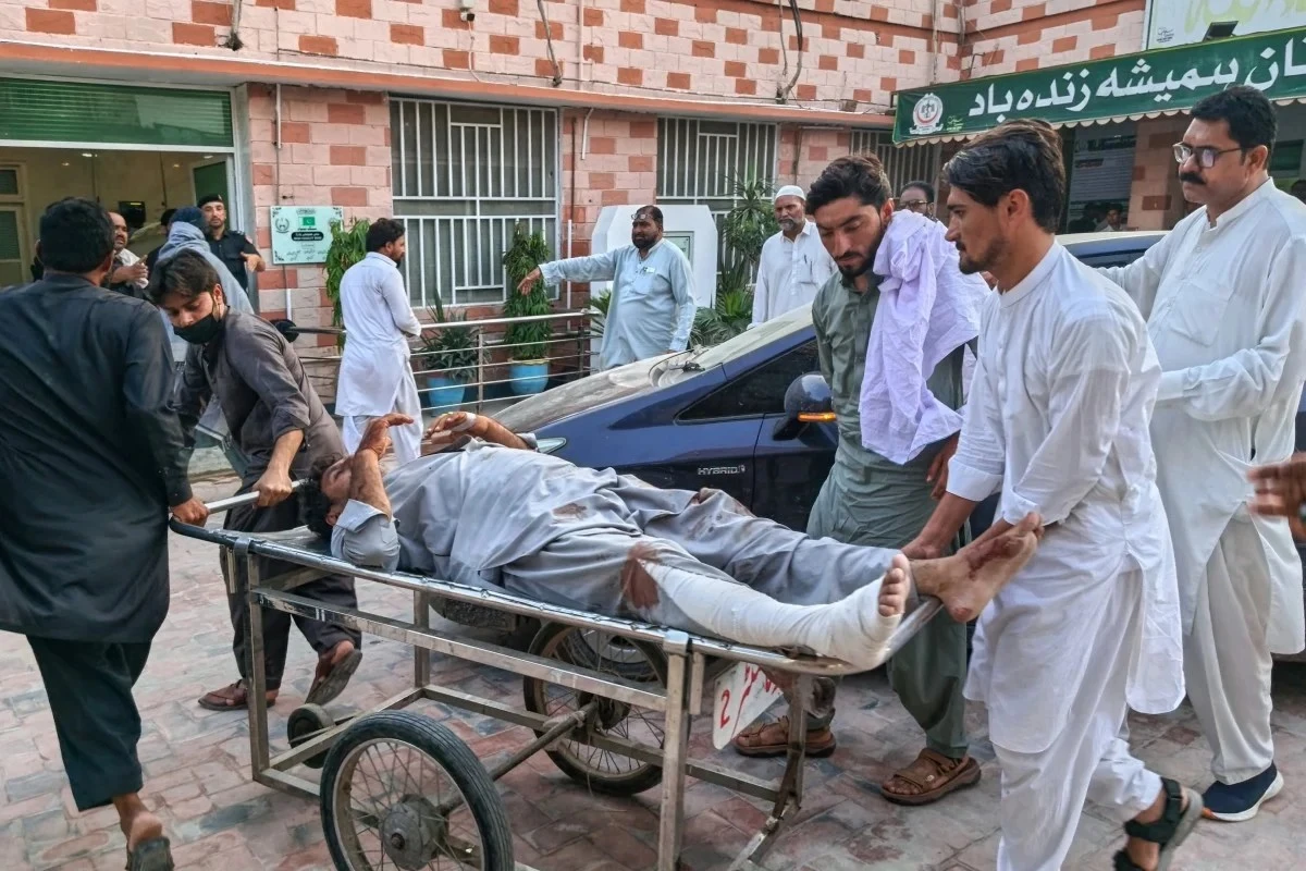 পাকিস্তানে পুলিশের তল্লাশি চৌকিতে বোমা হামলা, ১২ জন নিহত