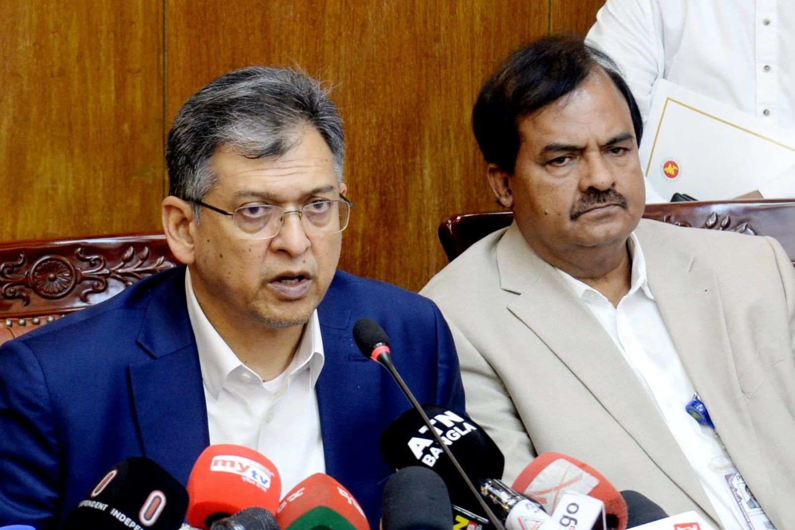 চাঁদাবাজ ও অপরাধীদের বিরুদ্ধে অভিযান আরও জোরদার হবে: স্বরাষ্ট্রমন্ত্রী
