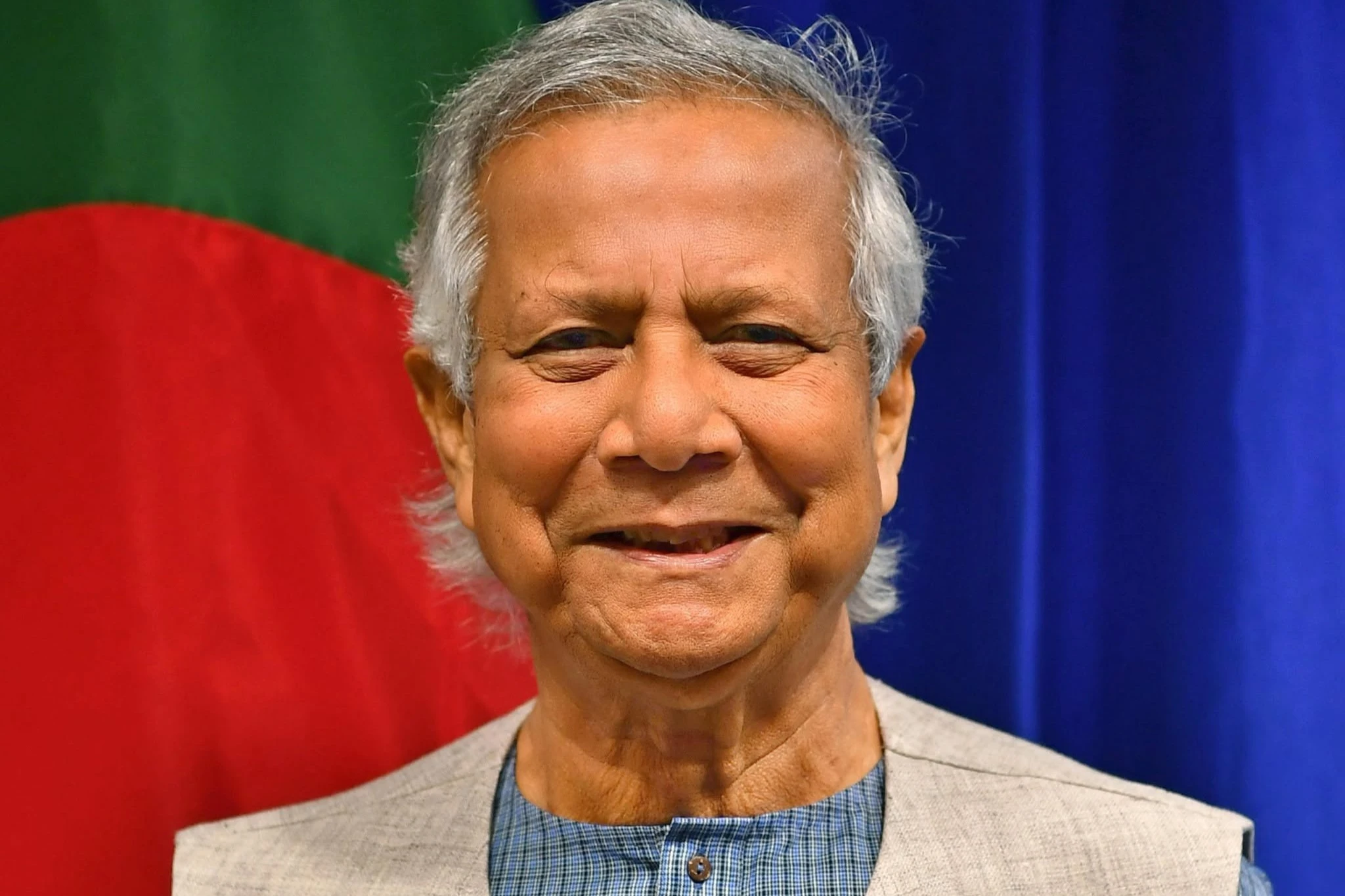 ‘হিলারি ক্লিনটন অ্যাওয়ার্ড’পেলেন ড. ইউনূস