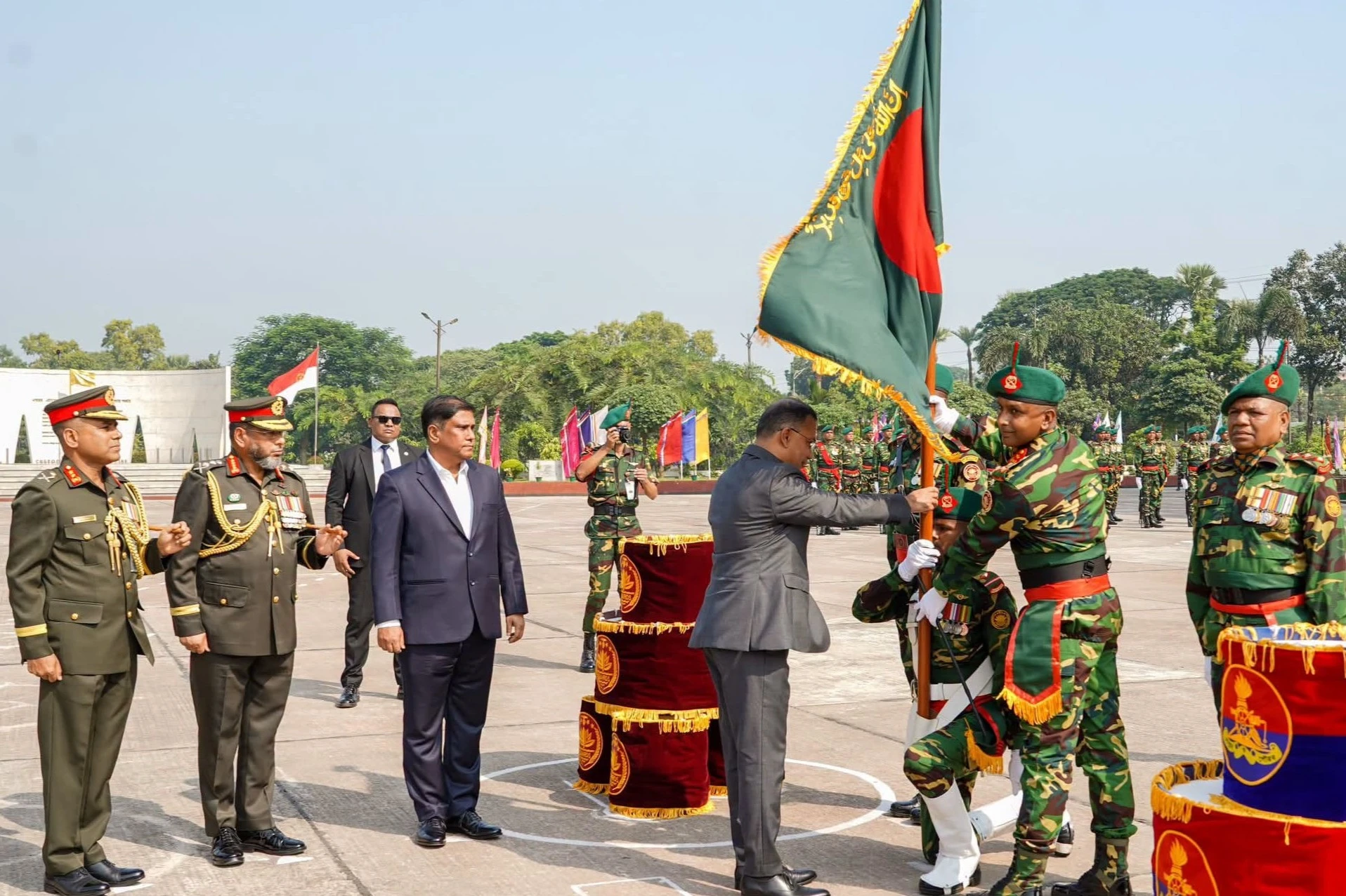 সশস্ত্র বাহিনীকে প্রযুক্তিনির্ভর আধুনিক বাহিনী হিসেবে গড়ে তোলা হচ্ছে