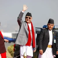 প্রথম সফরে দিল্লিকে এড়িয়ে কেন বেইজিংয়ে নেপালের প্রধানমন্ত্রী