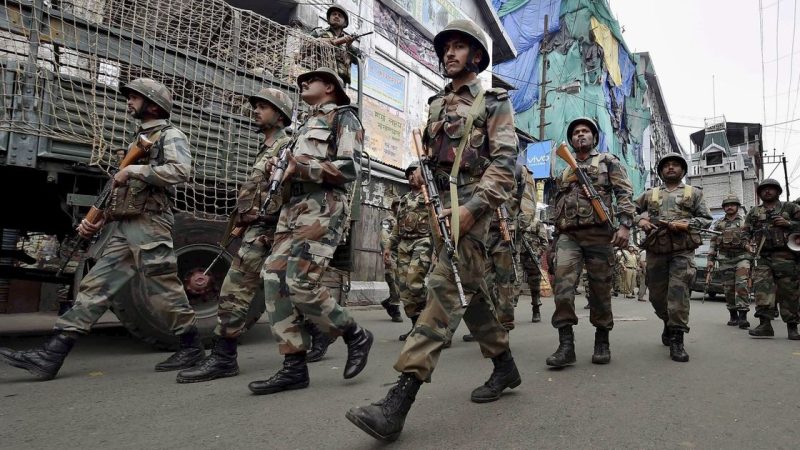 অধিকৃত কাশ্মীরের নিরাপত্তায় সাবেক সেনাদের মোতায়েন করবে ভারত