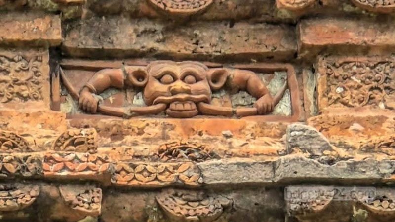 অযত্নে-অবহেলায় মথুরাপুর দেউল