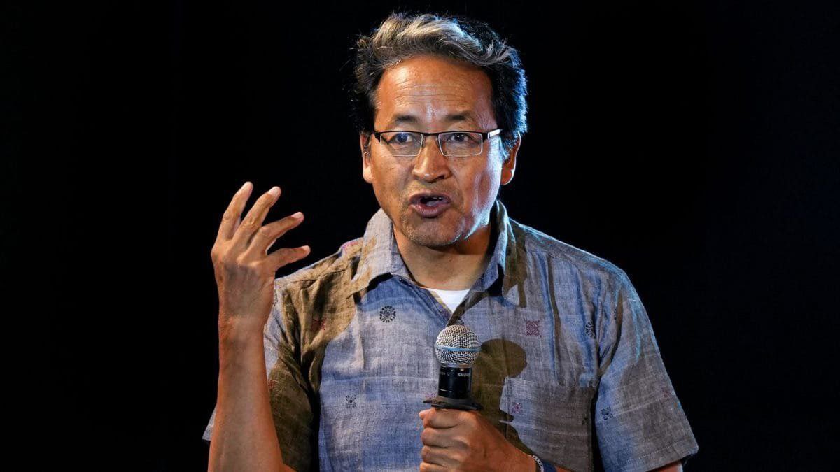 লাদাখে সহিংস বিক্ষোভের দুই দিন পর ‘থ্রি ইডিয়টসের র‍্যাঞ্চো’ গ্রেপ্তার