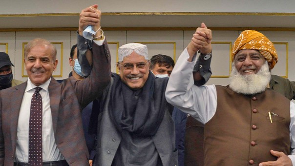 জোট সরকার থেকে পিপিপি’র বেরিয়ে যাওয়ার গুঞ্জন