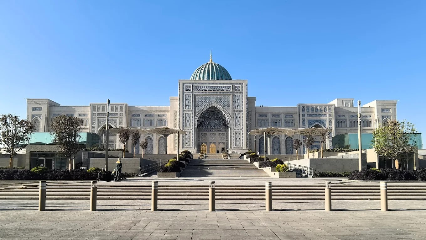 হোয়াইট হাউসের চেয়ে ৭ গুণ বড় সাংস্কৃতিক কেন্দ্র গড়েছে উজবেকিস্তান