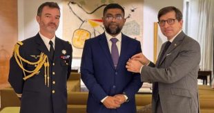 ফরাসি ‘ন্যাশনাল ডিফেন্স গোল্ড মেডেল’ পেলেন বাংলাদেশি সেনা কর্মকর্তা