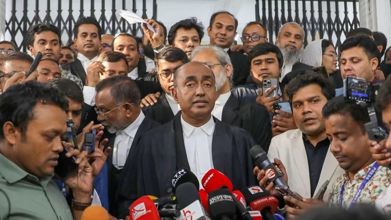 বাংলাদেশে পলাতক স্বৈরশাসকের বিচার: ত্রুটি কোথায়?